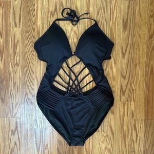 Cutout halter one piece bathing suit
